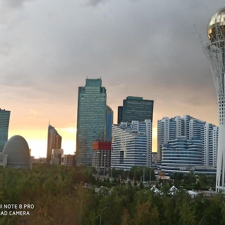 Апартаменты В Центре Левого Берега Astaná Exterior foto